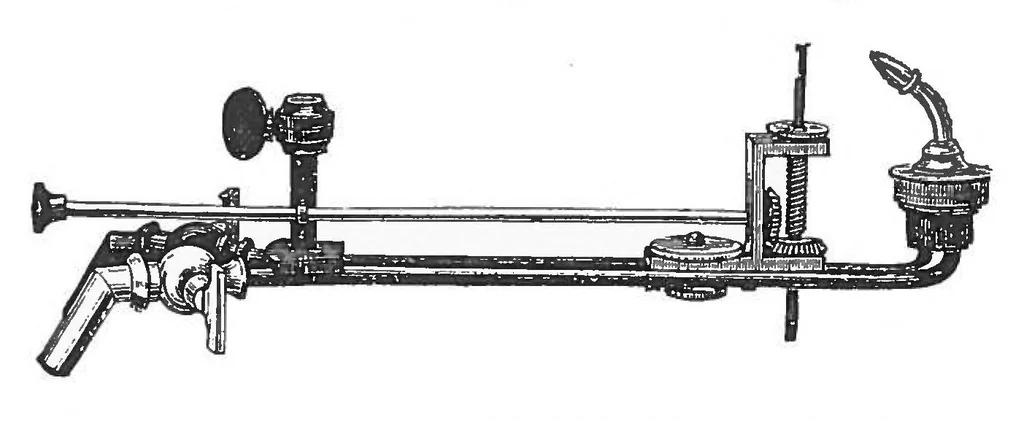 An illustration from Prijscourant No. 1: Prijscourant van Tooverlantaarns, Sciopticons, Dissolving-Views, Kalklicht-toestellen, Platen voor de Tooverlantaarns, enz. Model Stoom- en Electrische Machines, Electrische Schellen, Telephoons, enz., 1909, leaf 18