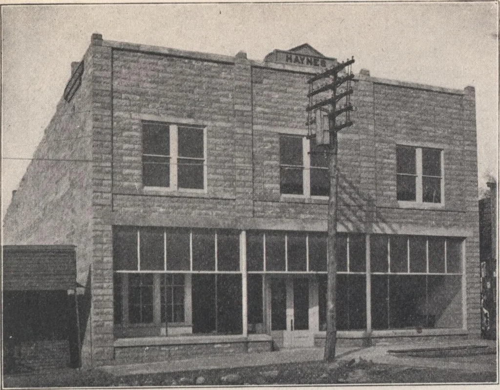 An illustration from Miracle concrete: the great modern industry, 1909, leaf 72