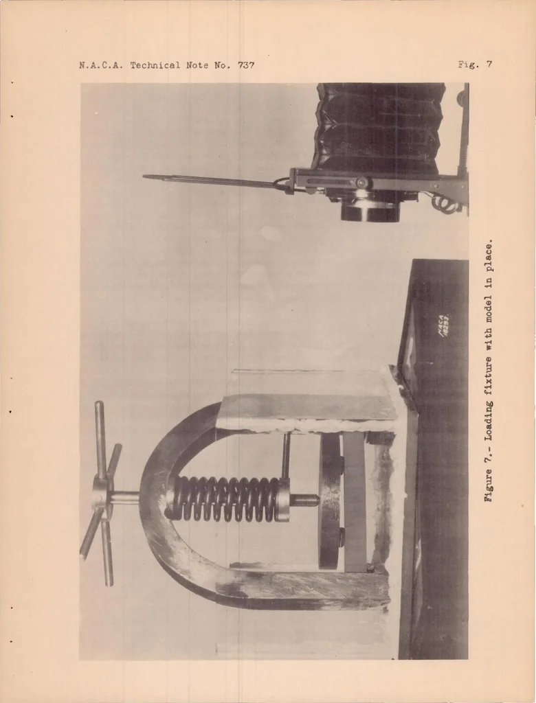 An illustration from Photoelastic Analysis of Three-dimensional Stress Systems Using Scattered Light, 1939, leaf 21
