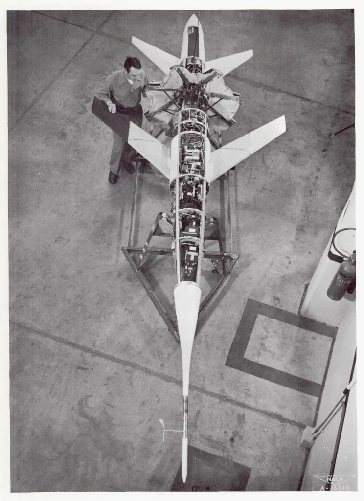 An illustration from Comparison of the Aerodynamic Characteristics at Transonic Speeds of a Plane Wing and a Cambered and Twisted Wing, Both Having 45 Degrees of Sweepback and an Aspect Ratio of 6, 1953, leaf 23