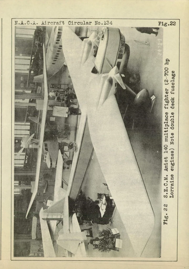An illustration from The Amiot 140 M military airplane (French) : an all-metal multiplace high-wing monoplane, 1931, leaf 12