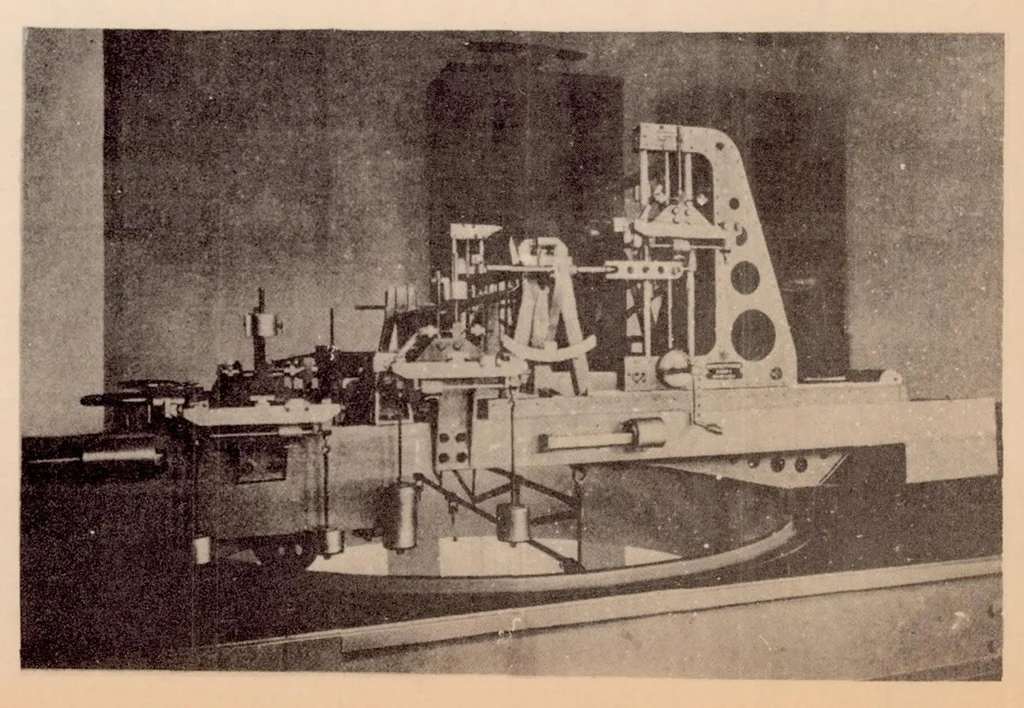 An illustration from The Aachen Wind-tunnel Balance, 1934, leaf 5