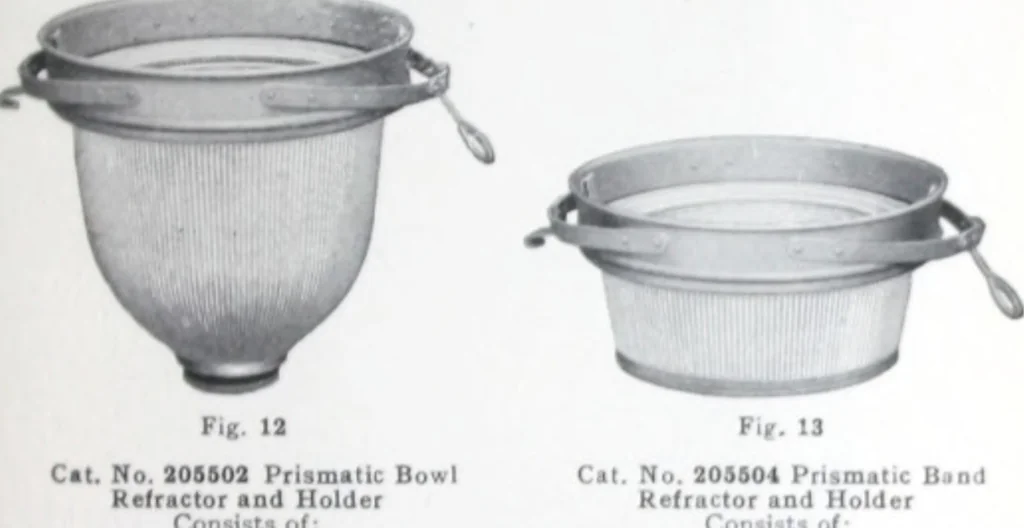 An illustration from Novalux street lighting units (pendent and bracket types) for Mazda series lamps., 1919, leaf 30