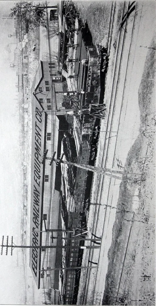 An illustration from Ornamental Street Lamp Posts, Mast Arms and Brackets, 1914, leaf 5