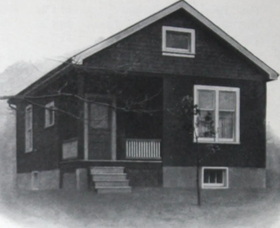 An illustration from Readi-cut houses (frame or brick veneer) : substantial, warm, comfortable, attractive : manufactured in our mills in Toronto, Ottawa, Vancouver ..., 1915, leaf 17