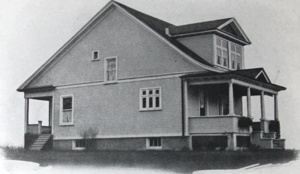 An illustration from Readi-cut houses (frame or brick veneer) : substantial, warm, comfortable, attractive : manufactured in our mills in Toronto, Ottawa, Vancouver ..., 1915, leaf 21