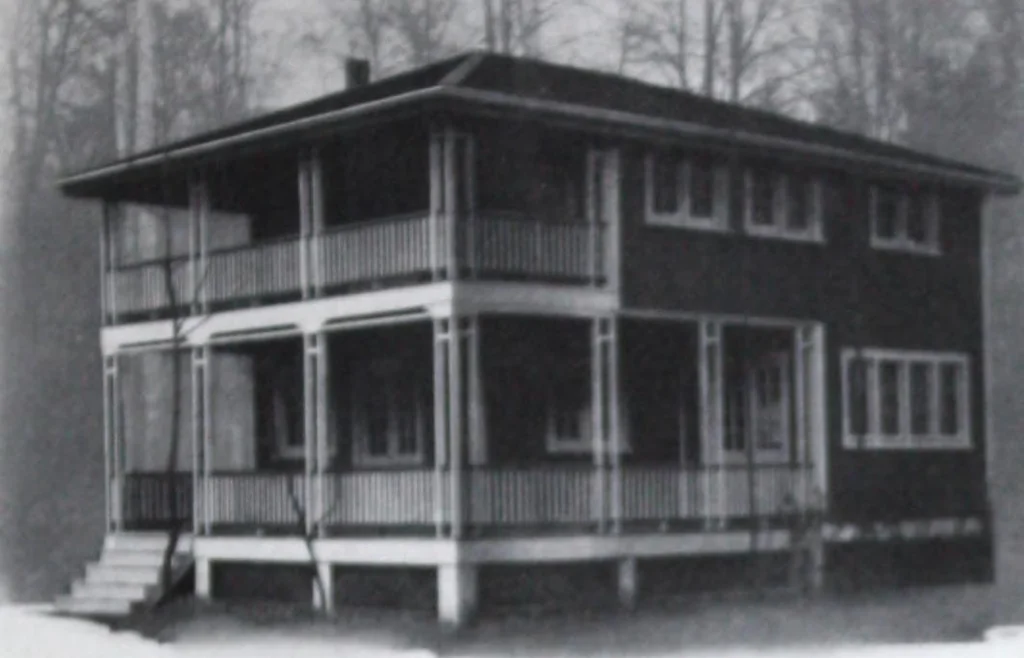 An illustration from Readi-cut houses (frame or brick veneer) : substantial, warm, comfortable, attractive : manufactured in our mills in Toronto, Ottawa, Vancouver ..., 1915, leaf 66