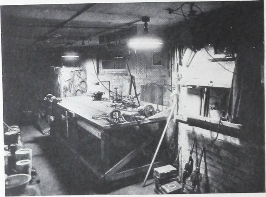 An illustration from Residence lighting / information compiled by A.L. Powell and H.A. Smith., 1922, leaf 11