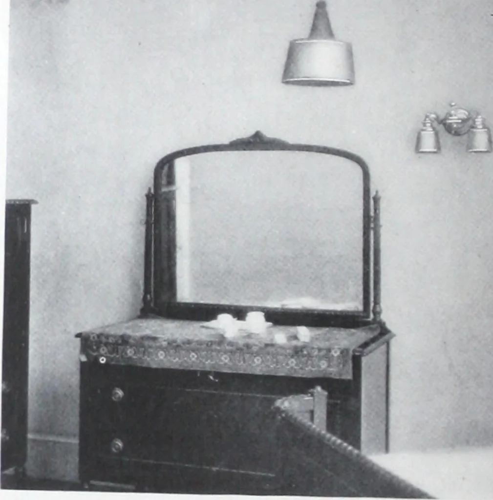 An illustration from Residence lighting / information compiled by A.L. Powell and H.A. Smith., 1922, leaf 25