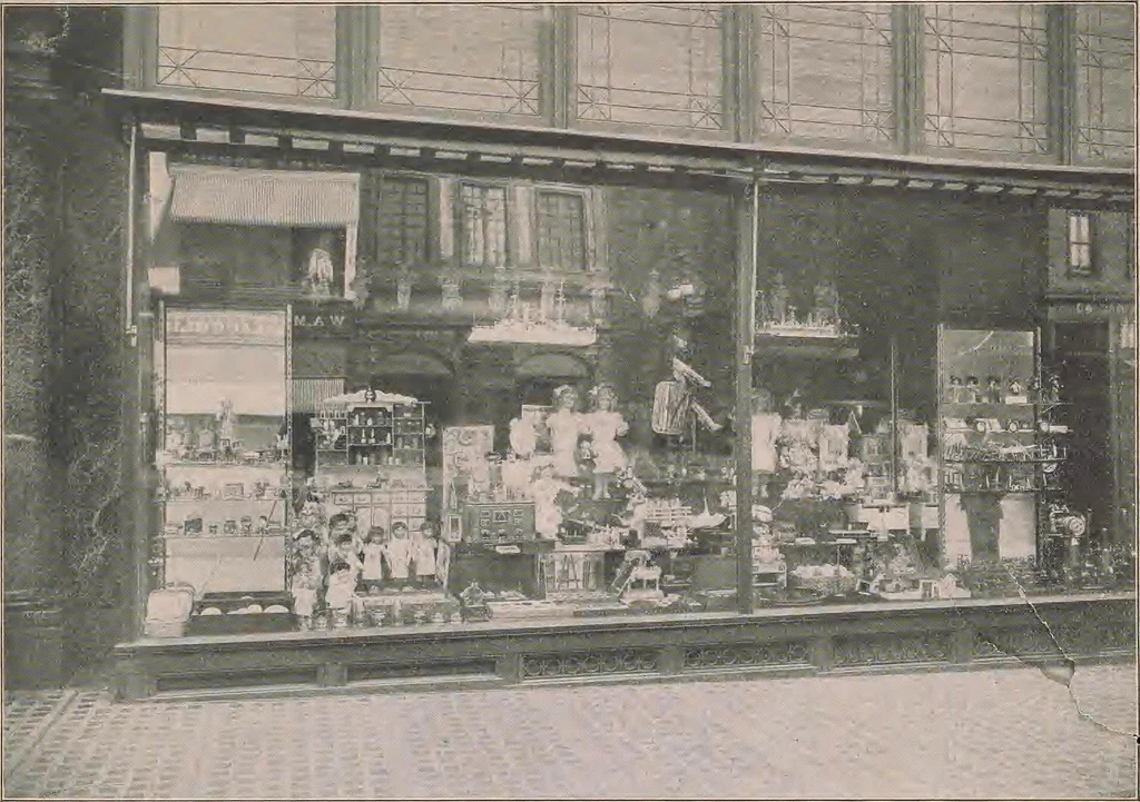 An illustration from Review of spring and summer goods, 1911, 1911, leaf 6