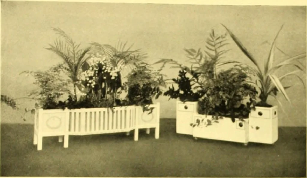 An illustration from Rheinauer Gartenmobel : Spalierwerke, Holzarbeiten fur Parkanlagen, Veranden und Wintergarten, Gartenlauben, Gartenhauser ..., 1912, leaf 108