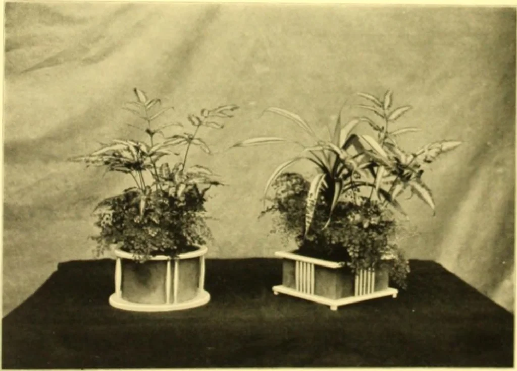 An illustration from Rheinauer Gartenmobel : Spalierwerke, Holzarbeiten fur Parkanlagen, Veranden und Wintergarten, Gartenlauben, Gartenhauser ..., 1912, leaf 108