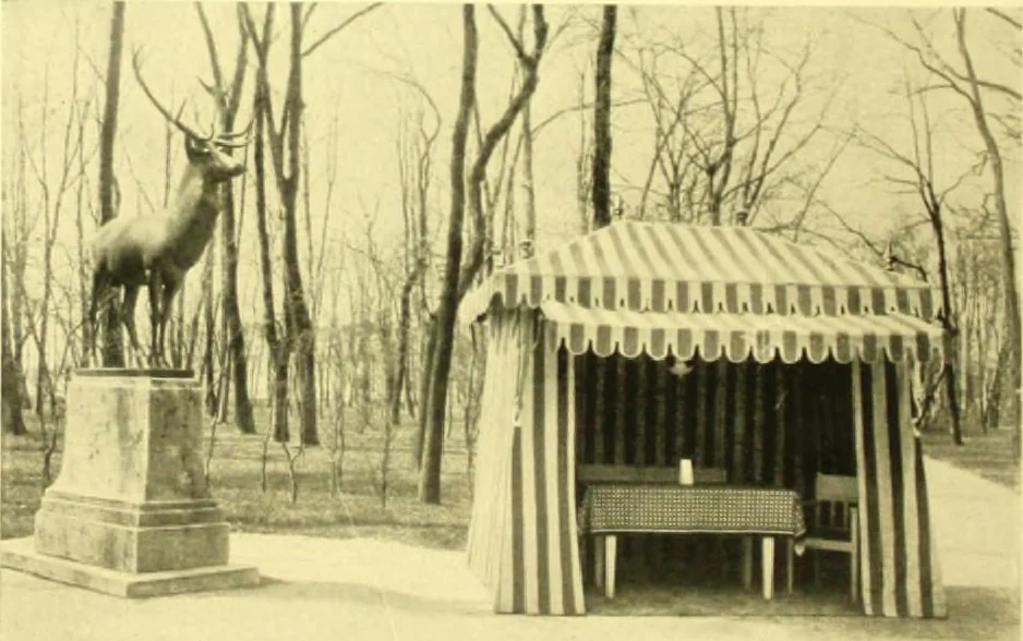 An illustration from Rheinauer Gartenmobel : Spalierwerke, Holzarbeiten fur Parkanlagen, Veranden und Wintergarten, Gartenlauben, Gartenhauser ..., 1912, leaf 77