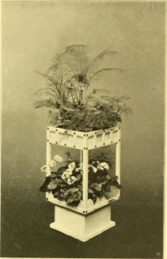 An illustration from Rheinauer Gartenmobel : Spalierwerke, Holzarbeiten fur Parkanlagen, Veranden und Wintergarten, Gartenlauben, Gartenhauser ..., 1912, leaf 85
