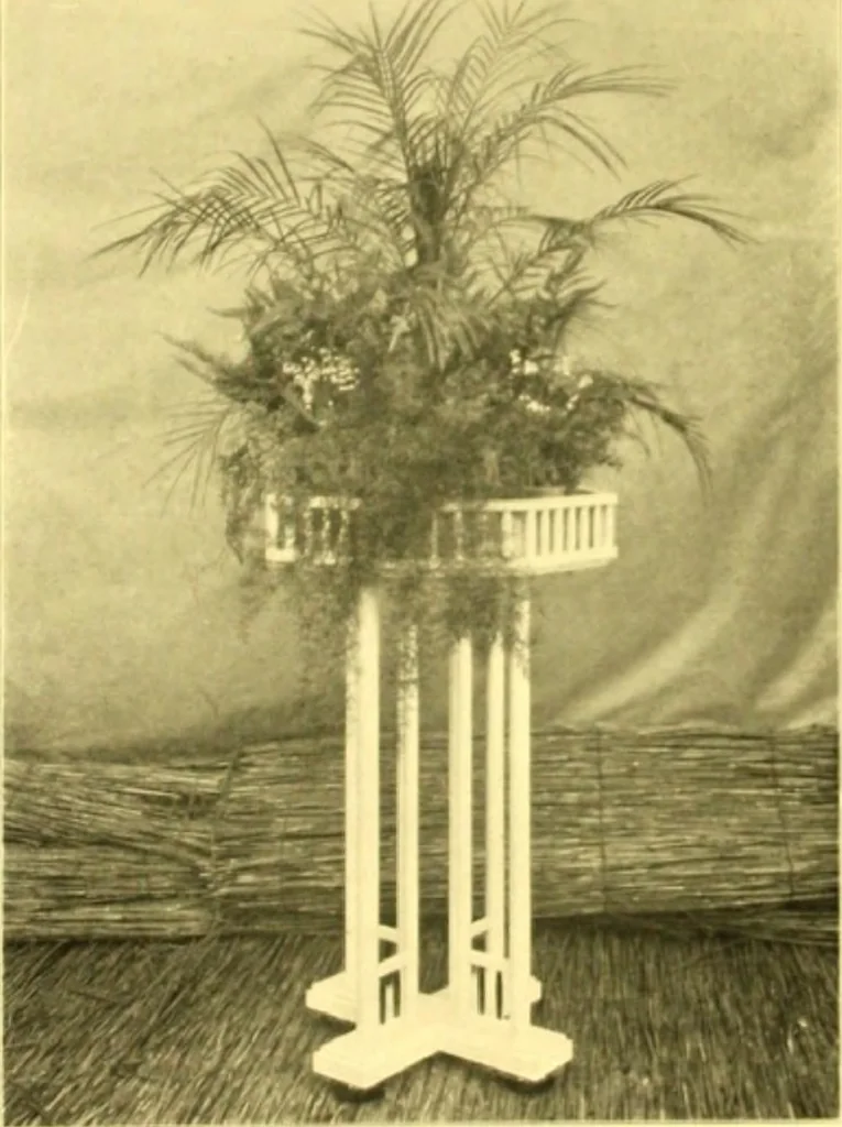 An illustration from Rheinauer Gartenmobel : Spalierwerke, Holzarbeiten fur Parkanlagen, Veranden und Wintergarten, Gartenlauben, Gartenhauser ..., 1912, leaf 88