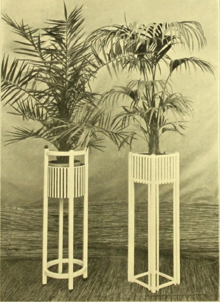 An illustration from Rheinauer Gartenmobel : Spalierwerke, Holzarbeiten fur Parkanlagen, Veranden und Wintergarten, Gartenlauben, Gartenhauser ..., 1912, leaf 91
