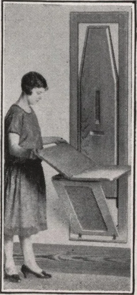 An illustration from Roberts price pilot, 1920, leaf 129