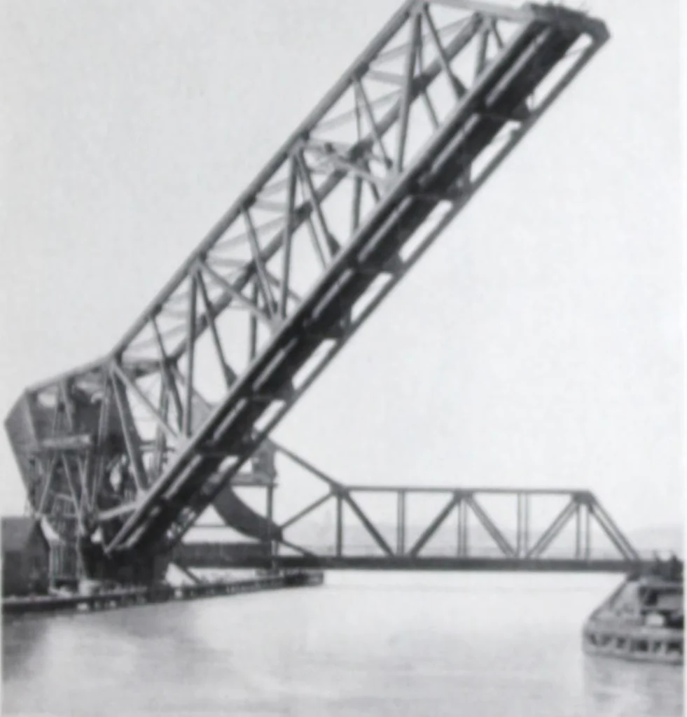 An illustration from Scherzer rolling lift bridges : their inception, development and use., 1916, leaf 8
