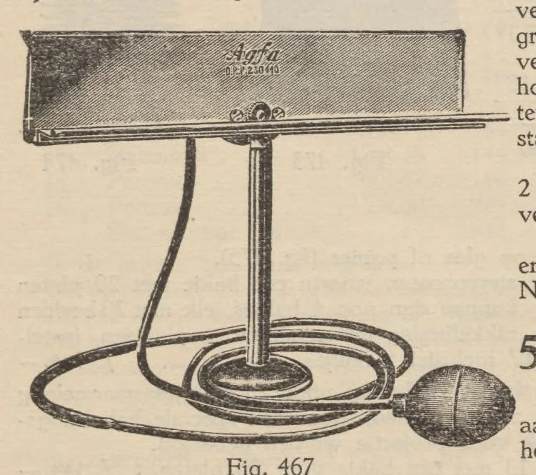 An illustration from Prijscourant van benoodigdheden voor fotografie en projectie, 1926, leaf 114