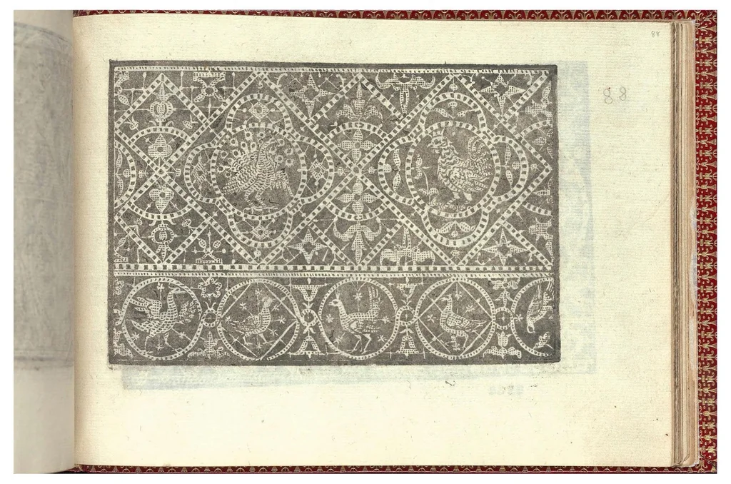 An illustration from Gioiello della corona per le nobili et virtuose donneLibro quarto nel qual si dimostra in varii dissegni tutte le sorti di mostre di punti tagliati, punti in aria, puntireticello... Nuovamente posto in luce., 1601, leaf 2