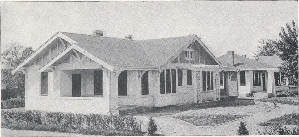 An illustration from Bungalows, camps and mountain houses, 1915, leaf 70