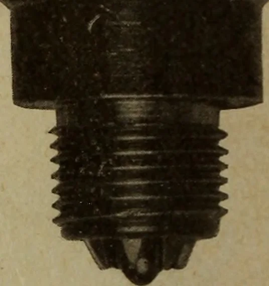 An illustration from Accessoires pour automobiles, catalogue no. 1, 1914, 1914, leaf 21