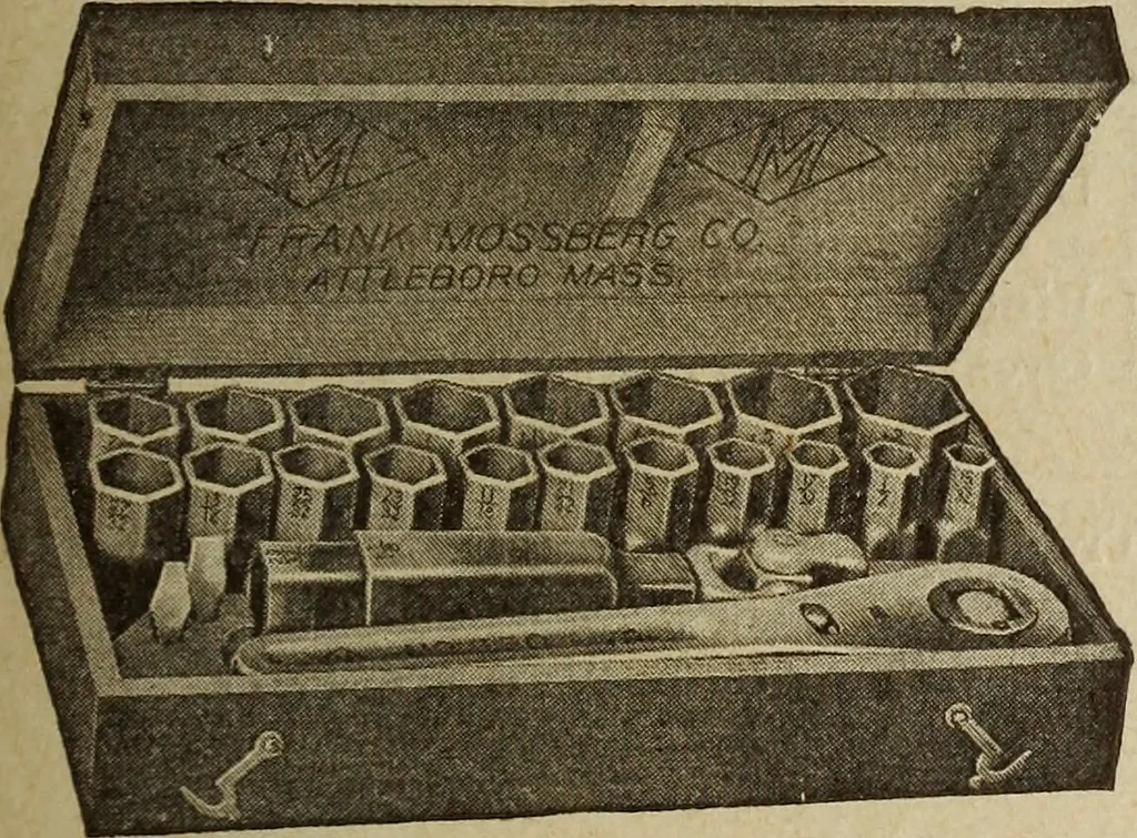 An illustration from Accessoires pour automobiles, catalogue no. 1, 1914, 1914, leaf 66