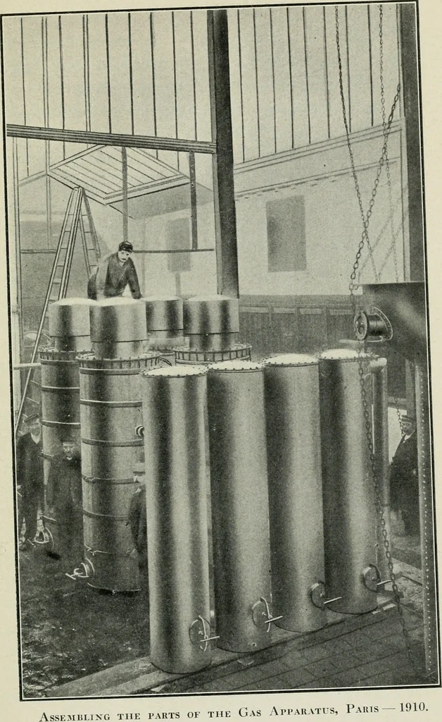 An illustration from The aerial age : a thousand miles by airship over the Atlantic Ocean; airship voyages over the Polar Sea, the past, the present and the future of aerial navigation, 1911, leaf 380