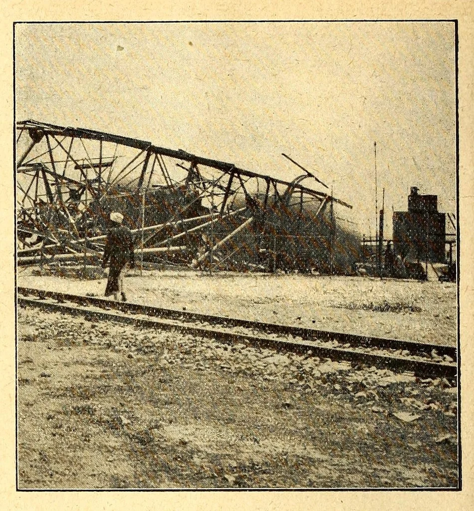 An illustration from The Aeroplane, 1911, leaf 348