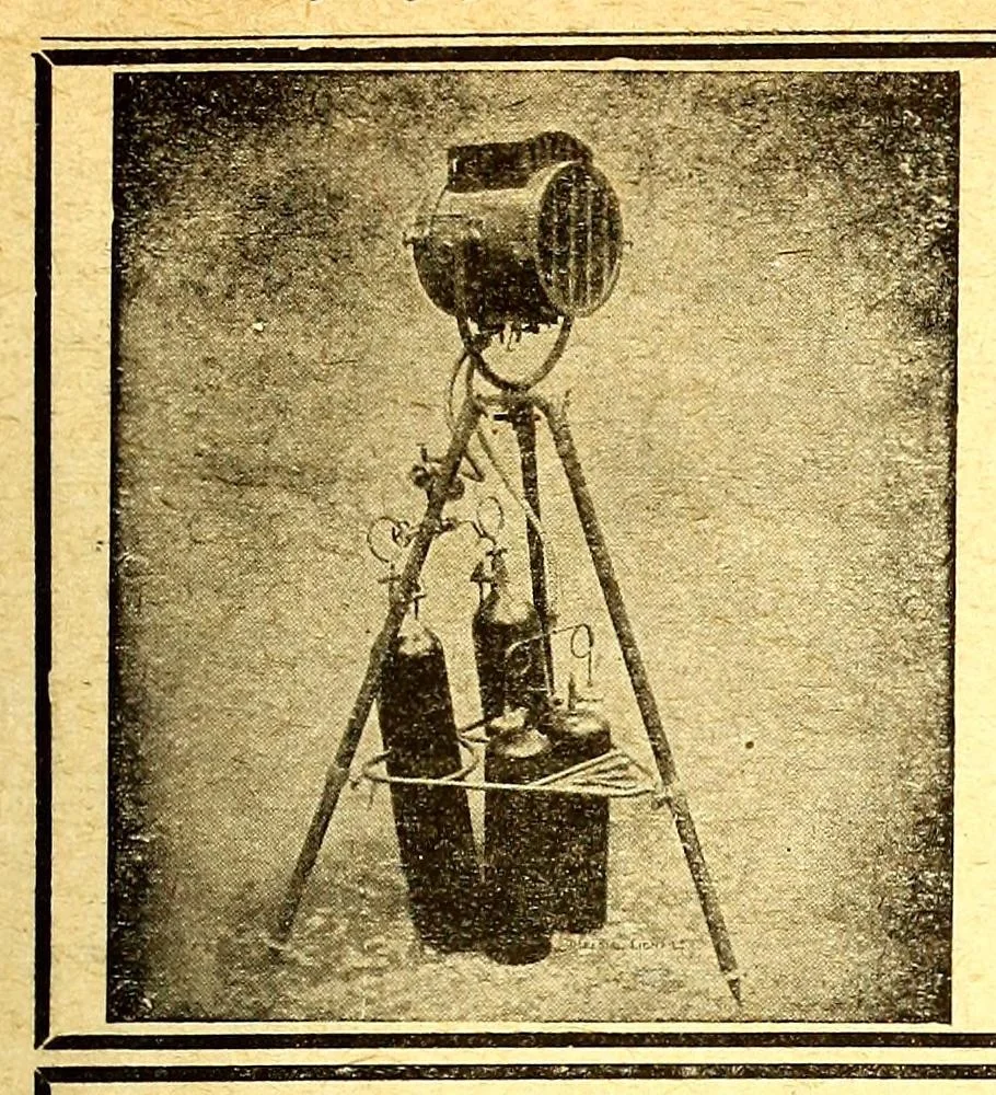 An illustration from The Aeroplane, 1911, leaf 229