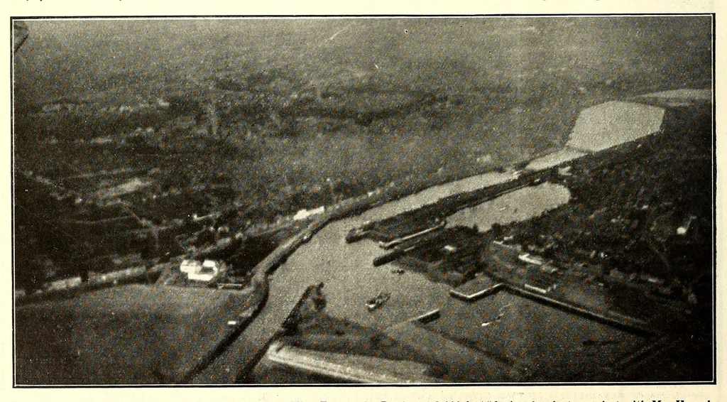 An illustration from The Aeroplane, 1911, leaf 606