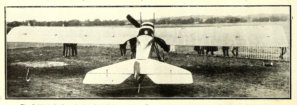 An illustration from The Aeroplane, 1911, leaf 140