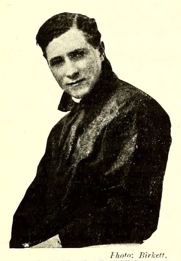 An illustration from The Aeroplane, 1911, leaf 467