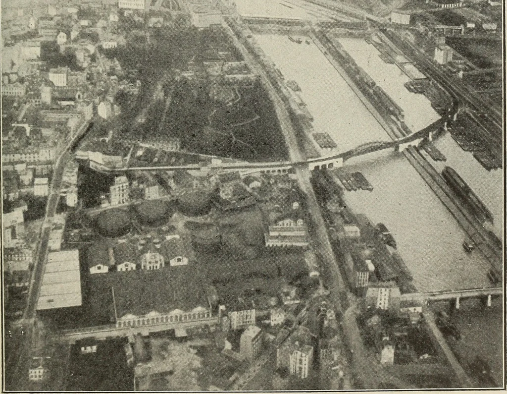 An illustration from Airships past and present, together with chapters on the use of balloons in connection with meteorology, photography and the carrier pigeon, 1908, leaf 42