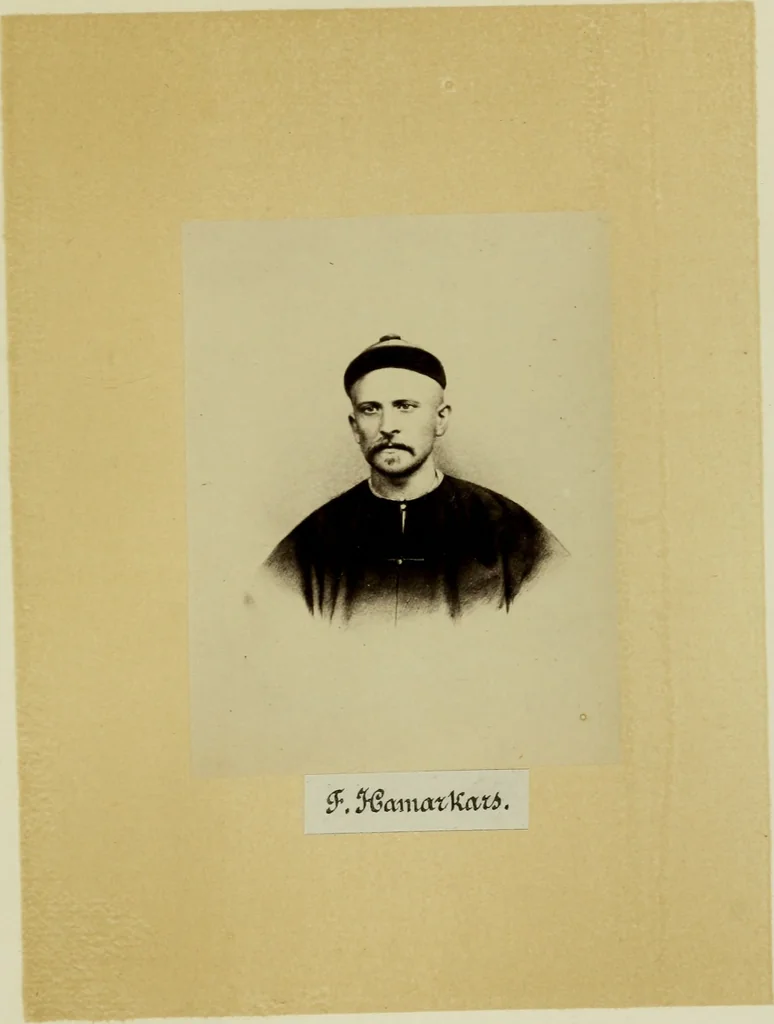 An illustration from Album chinois : ce petit album est destiné à faire connaître les véritables costumes des habitants du Céleste Empire ... : on a réuni aussi les portraits des missionnaires de la Compagnie de Jésus .., 1860, leaf 44