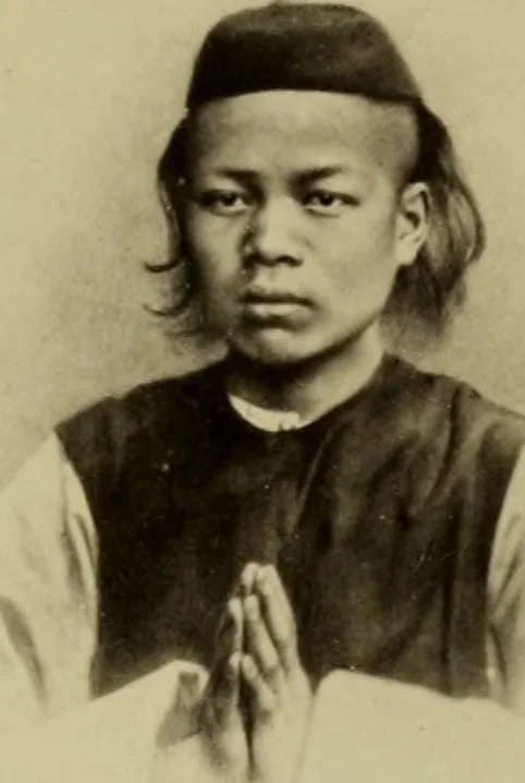 An illustration from Album chinois : ce petit album est destiné à faire connaître les véritables costumes des habitants du Céleste Empire ... : on a réuni aussi les portraits des missionnaires de la Compagnie de Jésus .., 1860, leaf 48