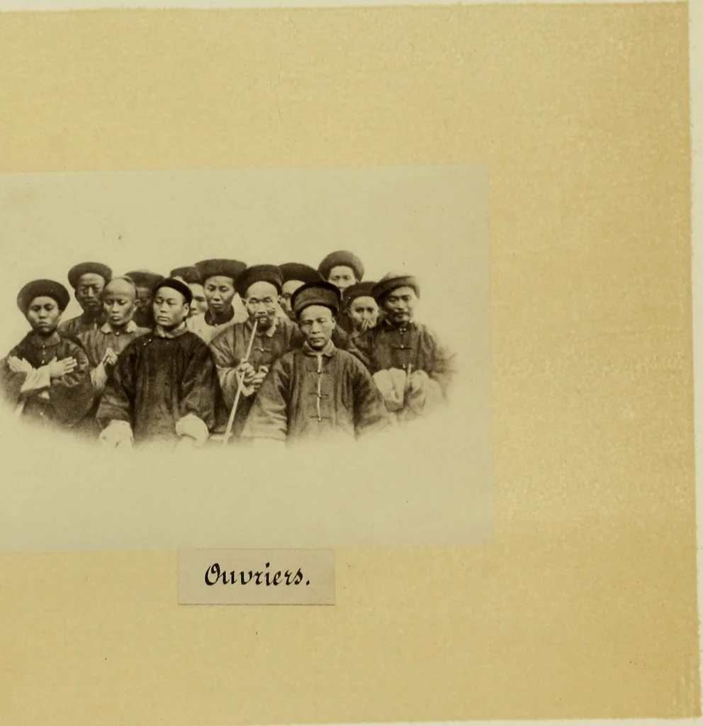 An illustration from Album chinois : ce petit album est destiné à faire connaître les véritables costumes des habitants du Céleste Empire ... : on a réuni aussi les portraits des missionnaires de la Compagnie de Jésus .., 1860, leaf 64