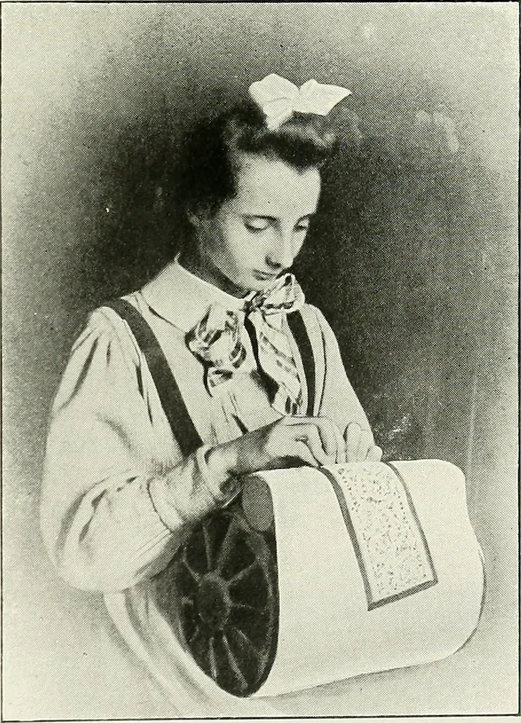 An illustration from Album de dentelle de Venise, 1900, leaf 28