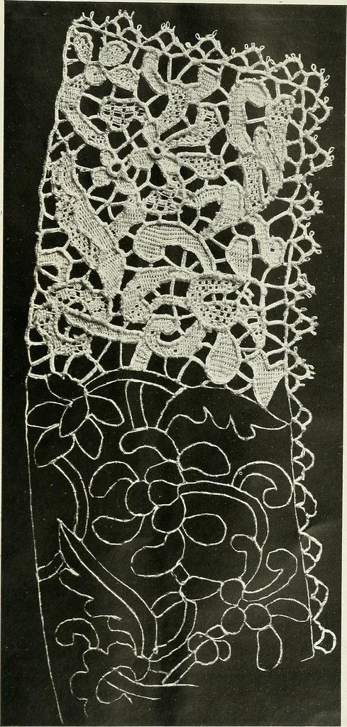 An illustration from Album de dentelle de Venise, 1900, leaf 44