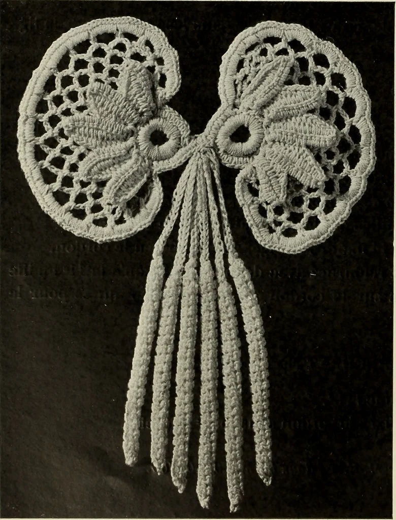 An illustration from Album de guipure d'Irlande, 1900, leaf 159