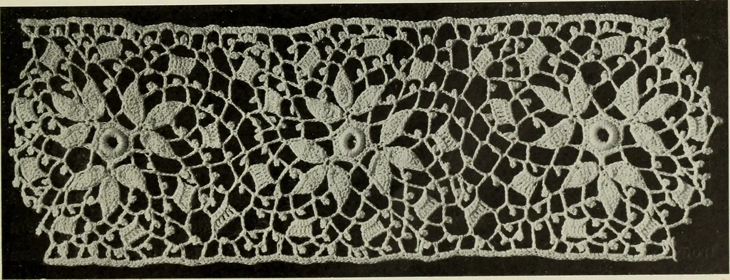 An illustration from Album de guipure d'Irlande, 1900, leaf 226