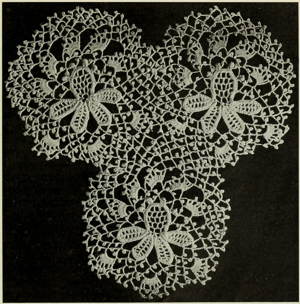 An illustration from Album de guipure d'Irlande, 1900, leaf 230