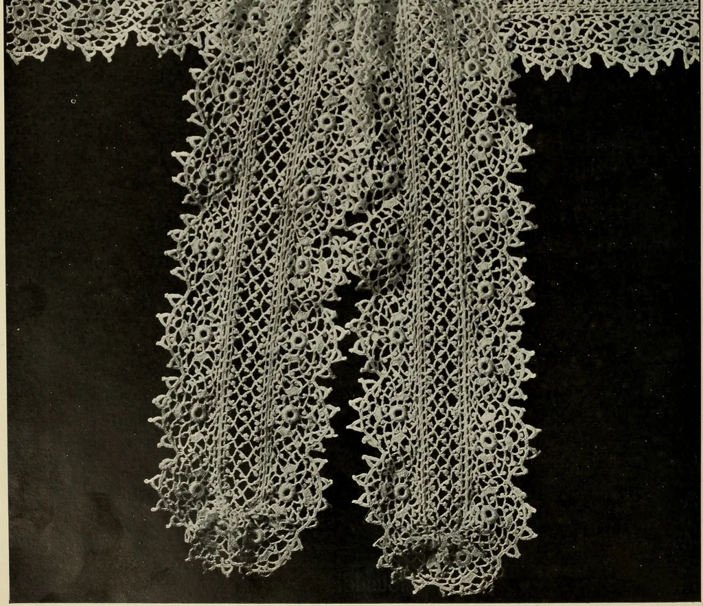 An illustration from Album de guipure d'Irlande, 1900, leaf 249