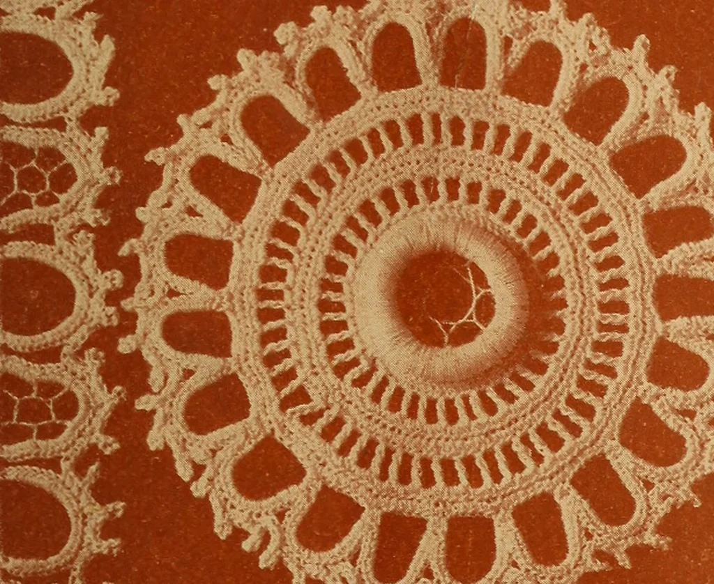 An illustration from Album de guipure d'Irlande, 1900, leaf 252