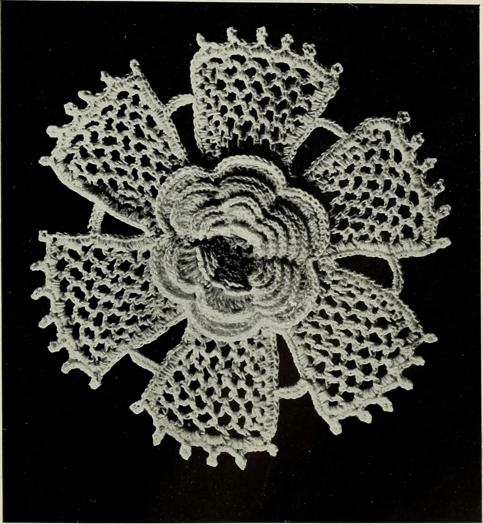 An illustration from Album de guipure d'Irlande, 1900, leaf 28