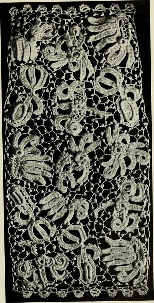An illustration from Album de guipure d'Irlande, 1900, leaf 282