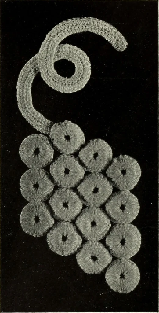 An illustration from Album de guipure d'Irlande, 1900, leaf 42