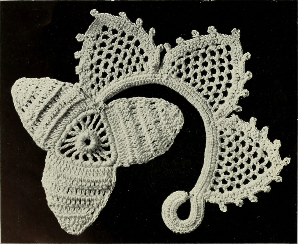 An illustration from Album de guipure d'Irlande, 1900, leaf 73