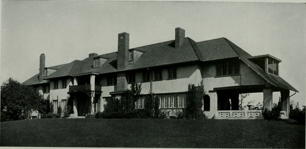 An illustration from American country houses of to-day; an illustrated account of some excellent houses built and gardens planted during the last few years, showing unmistakable influence of the modern trend in ideals architectural, 1915, leaf 121