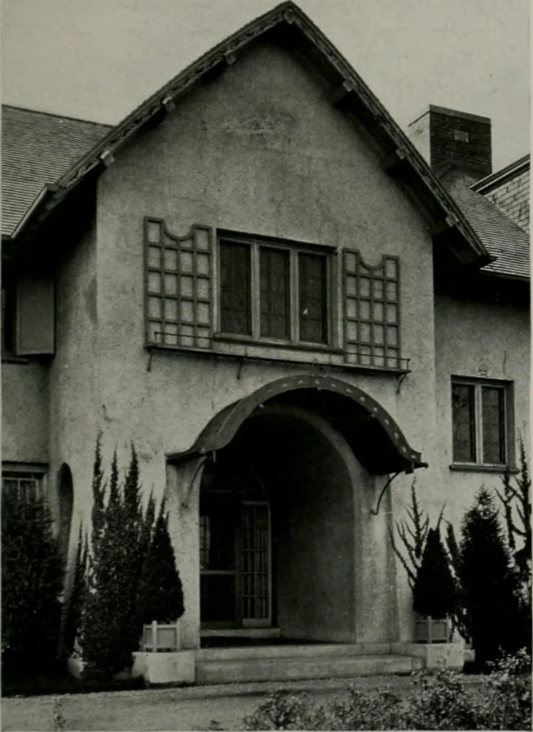 An illustration from American country houses of to-day; an illustrated account of some excellent houses built and gardens planted during the last few years, showing unmistakable influence of the modern trend in ideals architectural, 1915, leaf 122